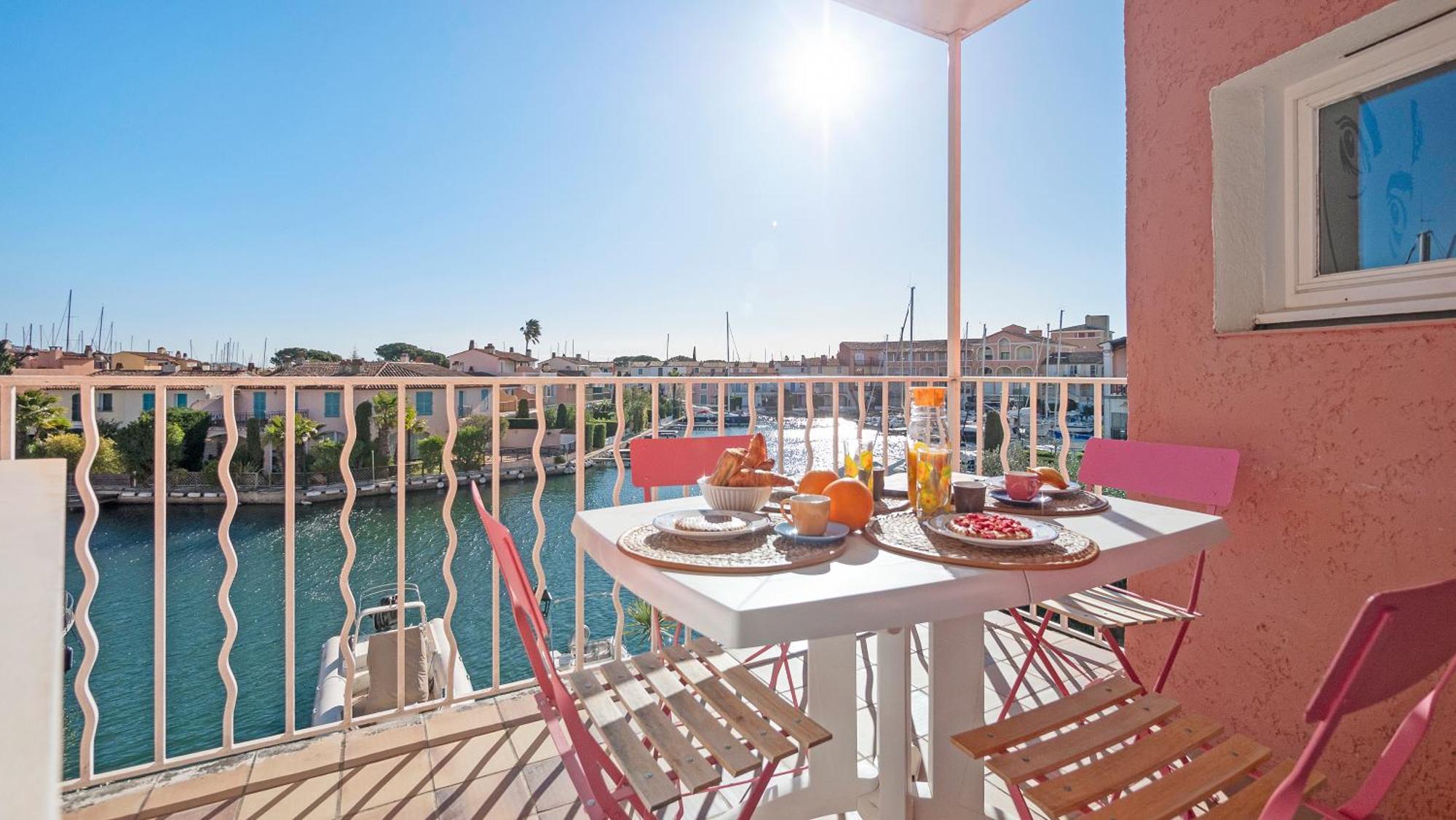 Casa Nostra, Port-Grimaud, Vue Sur Les Canaux Exterior foto